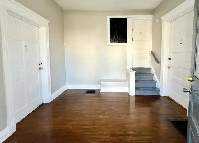 Property at 208 W Tenny Ave, Louisville, KY, 40214, 1 bed, 1 bath, [object Object]