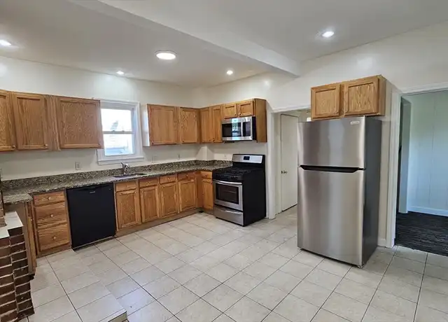 Property at 182 Proctor Ave Unit 1, Revere, MA, 02151, 3 beds, 1 bath, [object Object]