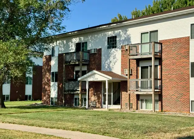 Property at Village Court Apartments - 1620 Village Ct, North Mankato, MN, 56003, 1-2 bed, 1 bath, [object Object]