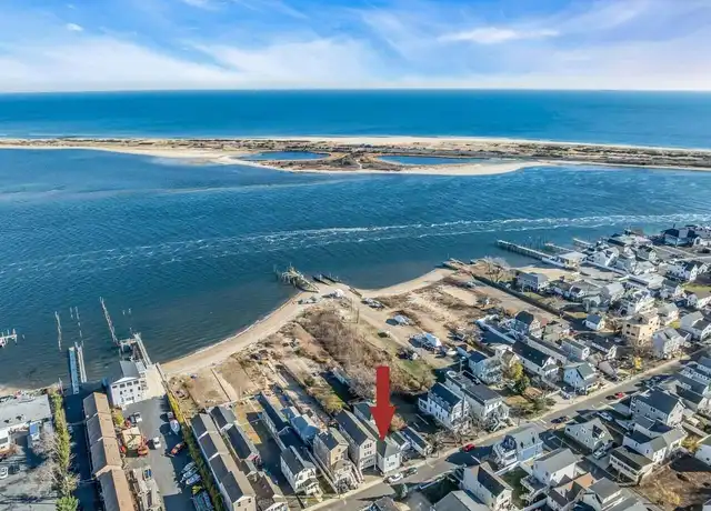 Property at 48 5th St, Highlands, NJ, 07732, 1 bed, 1 bath, [object Object]