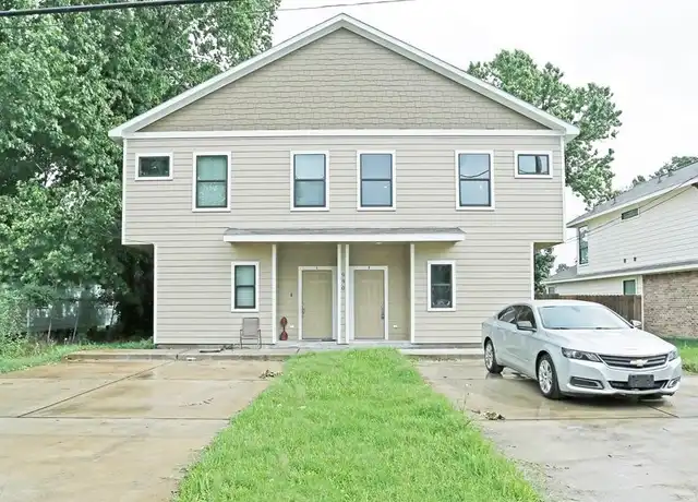 Property at 990 Grenshaw St Unit B, Houston, TX, 77088, 3 beds, 2.5 baths, [object Object]