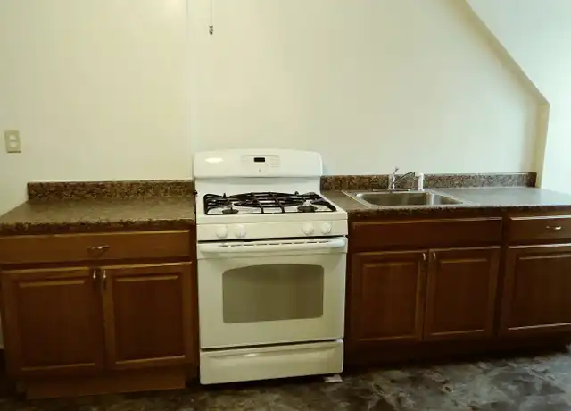 Property at 98 Elm St #4, Montclair, NJ, 07042, 2 beds, 1 bath, [object Object]