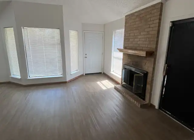 Property at 1021 SW 103rd Ter, Oklahoma City, OK, 73139, 3 beds, 2 baths, [object Object]