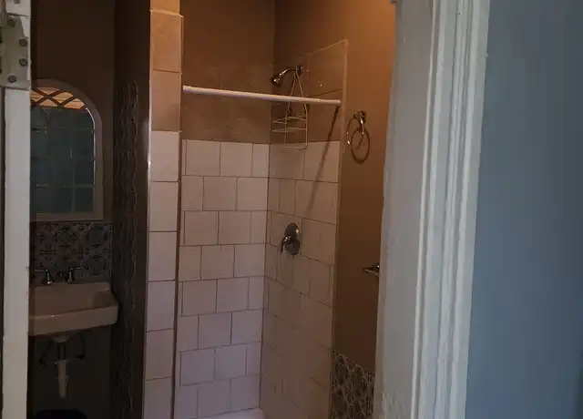 Property at 1409 21st Ave N, Minneapolis, MN, 55411, 3 beds, 1 bath, [object Object]