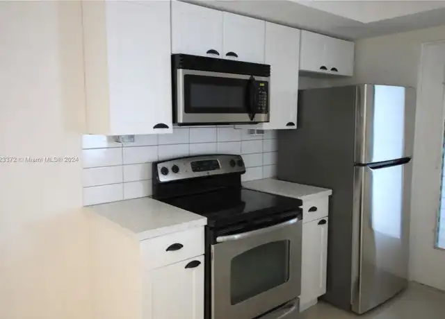 Property at 2166 NE 56th St Unit 2166, Fort Lauderdale, FL, 33308, 2 beds, 1 bath, [object Object]