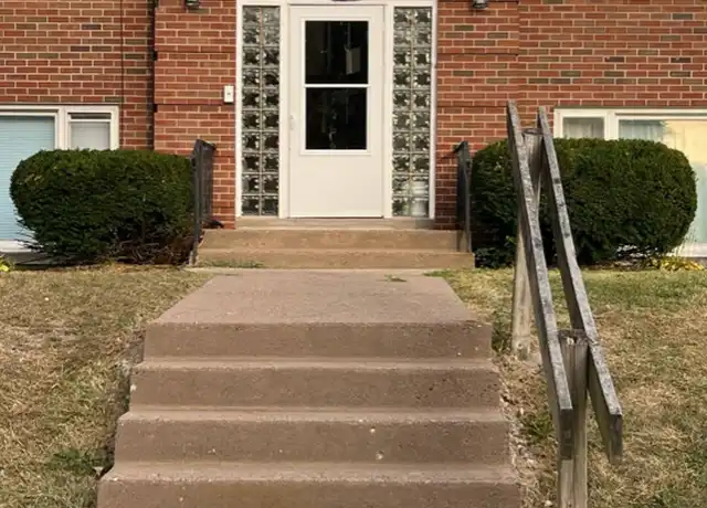 Property at 1719 20th St Unit 4, Rock Island, IL, 61201, 1 bed, 1 bath, [object Object]