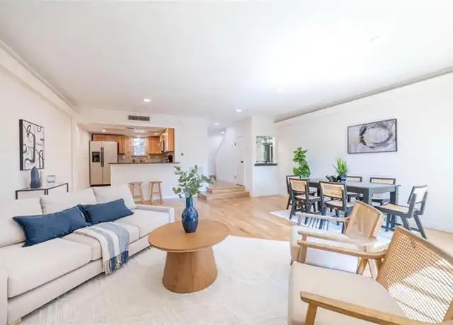 Property at 6029 E University Blvd #107, Dallas, TX, 75206, 2 beds, 1.5 baths, [object Object]