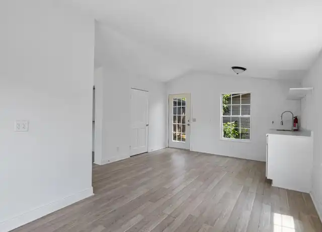 Property at 403 Blackson Ave Unit B, Austin, TX, 78752, 0 beds, 1 bath, [object Object]
