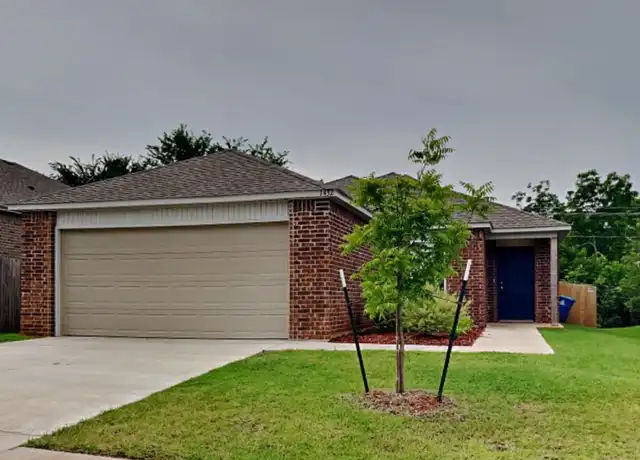 Property at 1432 Dustin Dr, Edmond, OK, 73003, 3 beds, 2 baths, [object Object]