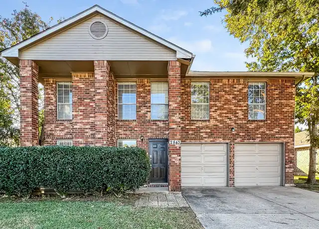Property at 2843 Red Oak Dr, Grand Prairie, TX, 75052, 4 beds, 2.5 baths, [object Object]