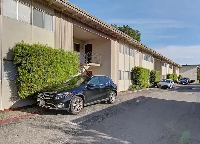 Photo of 100 Bayo Vista Way, San Rafael, CA 94901