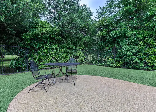 Photo of 2001 Teasley Ln, Denton, TX 76205