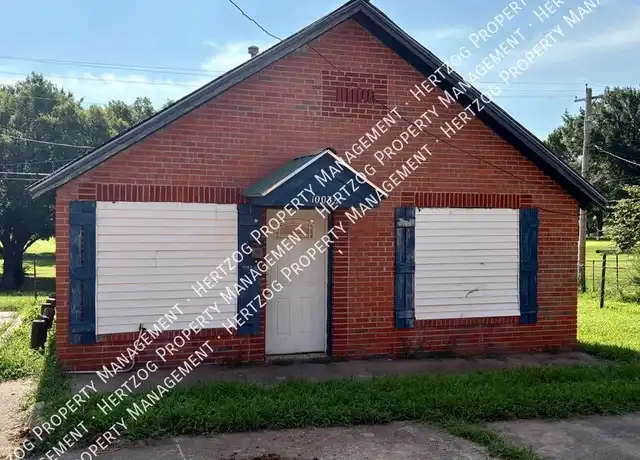 Property at 1003 S 9th St, Ponca City, OK, 74601, 2 beds, 1 bath, [object Object]
