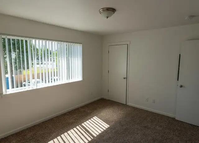 Photo of 3942 Ward Dr NE, Salem, OR 97305
