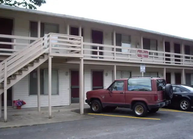 Property at 182 NE Jackson St Unit 4, Hillsboro, OR, 97124, 1 bed, 1 bath, [object Object]
