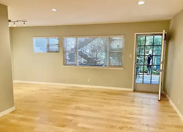 Property at 629 Idaho Ave #4, Santa Monica, CA, 90403, 1 bed, 1 bath, [object Object]