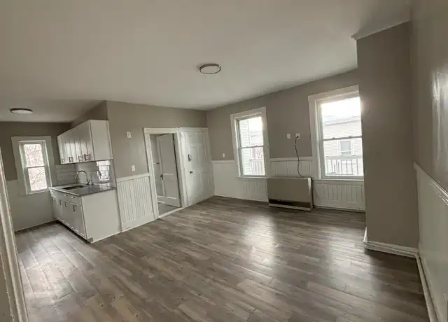 Property at 637 Harvard St Unit 3B, Manchester, NH, 03103, 2 beds, 1 bath, [object Object]