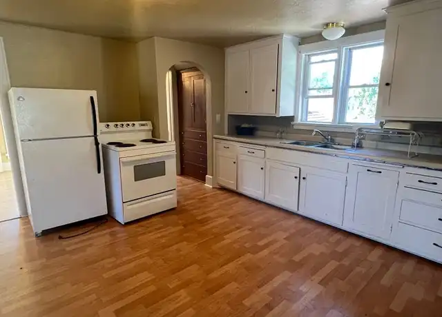 Property at 321 McLean Ave Unit 321 1/2, Tomah, WI, 54660, 3 beds, 1 bath, [object Object]