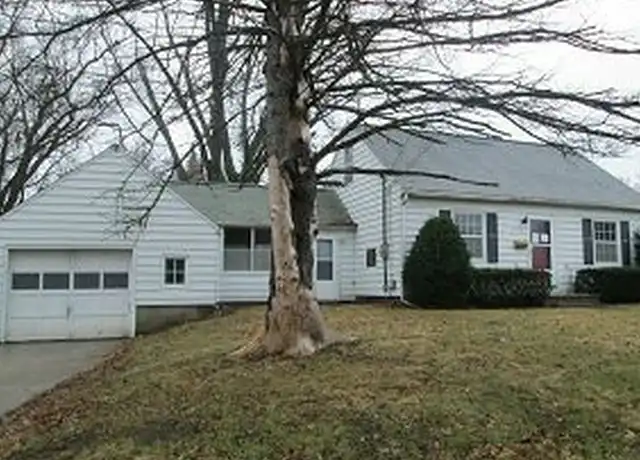 Property at 1215 34th St NE, Cedar Rapids, IA, 52402, 3 beds, 1 bath, [object Object]