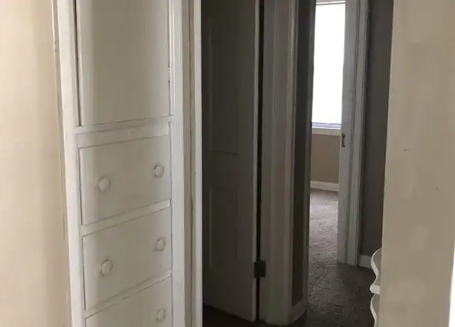 Property at 1215 34th St NE, Cedar Rapids, IA, 52402, 3 beds, 1 bath, [object Object]