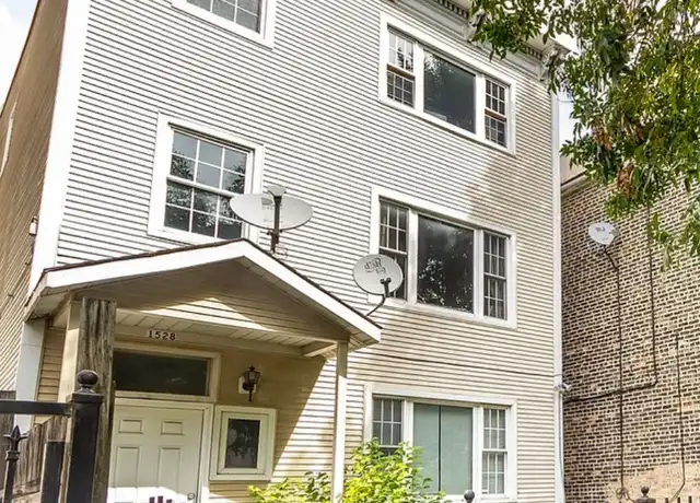 Property at 1528 W Huron St Unit 3, Chicago, IL, 60642, 2 beds, 1 bath, [object Object]