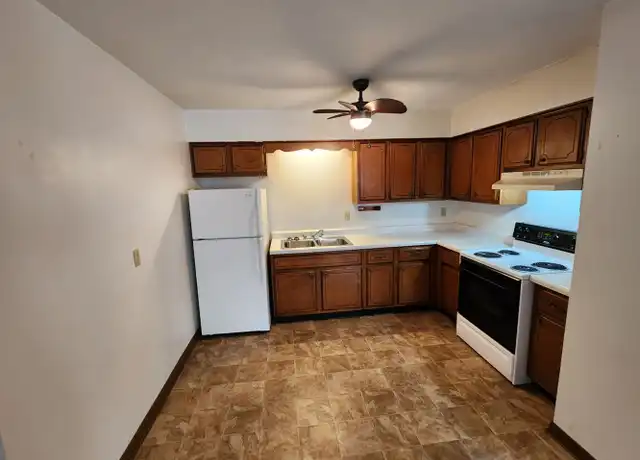Property at 2920 24th St Apt 210, Rock Island, IL, 61201, 2 beds, 1 bath, [object Object]