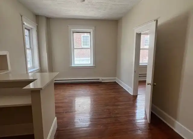 Property at 32 W High St Apt 301, Carlisle, PA, 17013, 1 bed, 1 bath, [object Object]