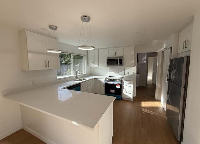 Photo of 3810 81st Ave SE, Mercer Island, WA 98040