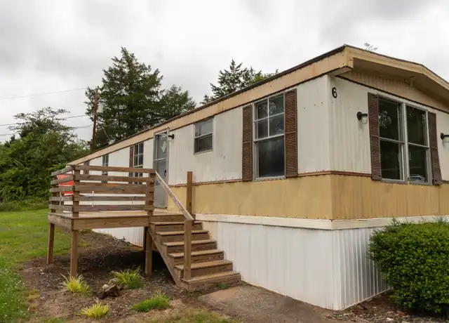 Property at 3000 Parker Ct, Lenoir, NC, 28645, 2 beds, 1 bath, [object Object]