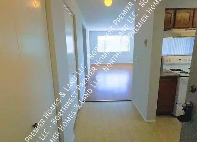 Property at 114 NW 3rd Pl Unit H, Renton, WA, 98057, 2 beds, 1 bath, [object Object]