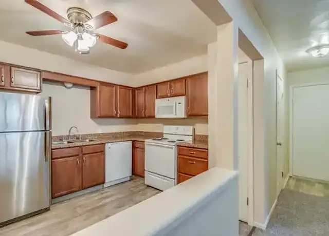 Property at Sandstone Creek - 1110 Jenne St, Grand Ledge, MI, 48837, 1 bed, 1 bath, [object Object]