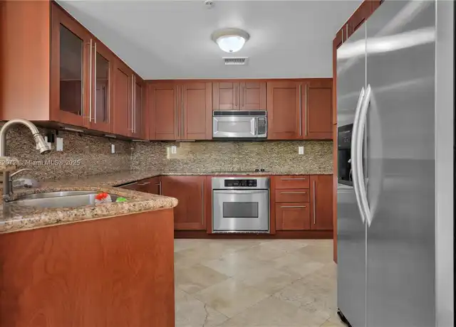 Property at 118 Zamora Ave #303, Coral Gables, FL, 33134, 2 beds, 2 baths, [object Object]