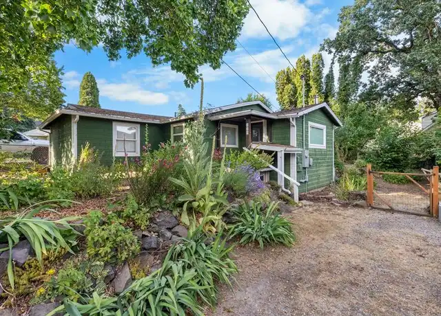 Property at 220 SE 157th Ave, Portland, OR, 97233, 2 beds, 1 bath, [object Object]