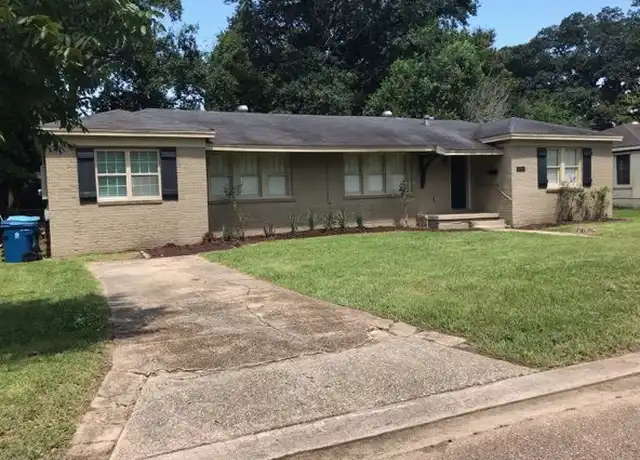 Property at 902 Oaklawn Ave, Lafayette, LA, 70506, 4 beds, 3 baths, [object Object]