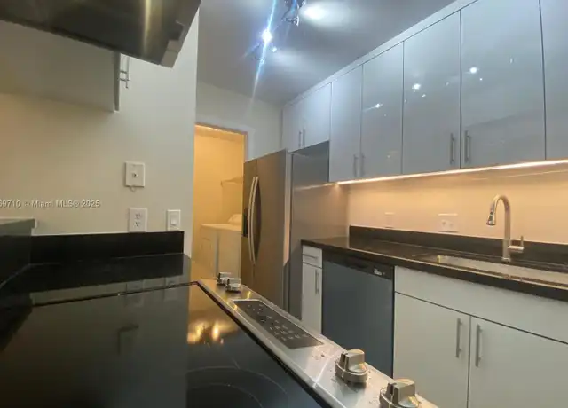 Property at 4201 W McNab Rd #11, Pompano Beach, FL, 33069, 1 bed, 1 bath, [object Object]