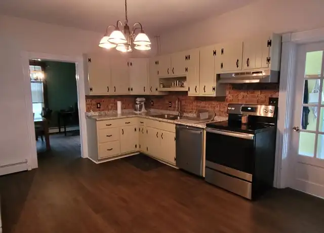 Property at 310 E Jackson St, New Holland, PA, 17557, 4 beds, 1 bath, [object Object]