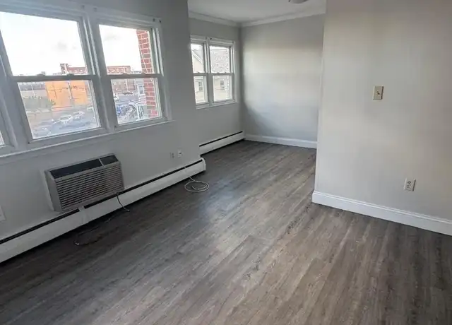 Property at 191 Oak St Unit b6, Bridgeport, CT, 06604, 1 bed, 1 bath, [object Object]