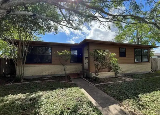 Property at 637 Pennington Dr, Corpus Christi, TX, 78412, 4 beds, 2 baths, [object Object]