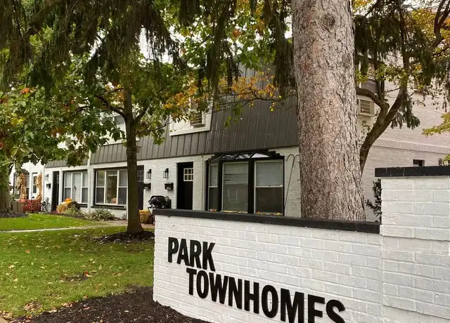 Property at 1904 Green Bay Rd, Highland Park, IL, 60035, 1 bed, 1.5 baths, [object Object]