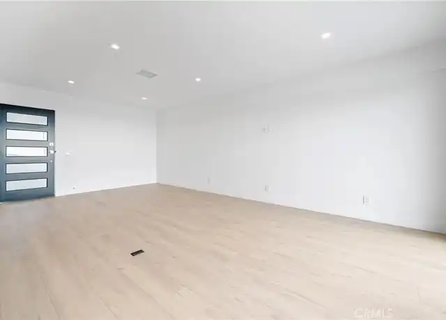 Property at 400 Loma Ter Unit C, Laguna Beach, CA, 92651, 2 beds, 2.5 baths, [object Object]