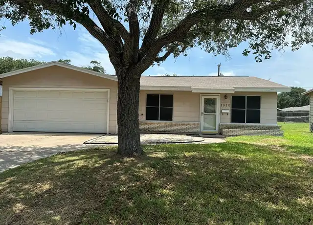 Property at 1610 Crosby St, Portland, TX, 78374, 2 beds, 1.5 baths, [object Object]