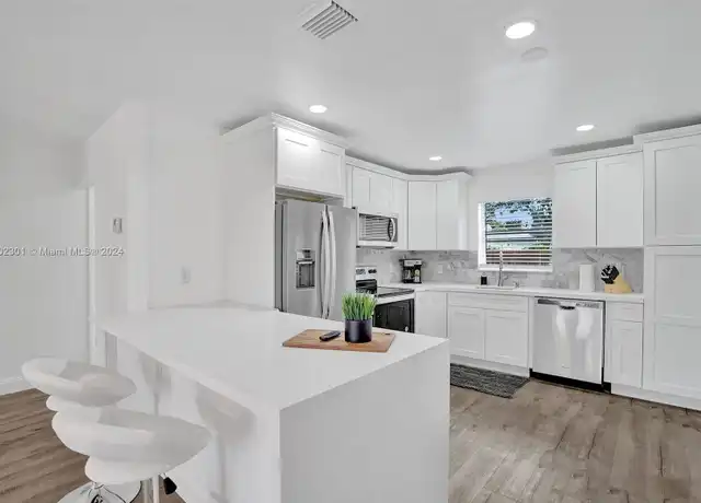 Property at 510 N 24th Ave, Hollywood, FL, 33020, 2 beds, 1 bath, [object Object]