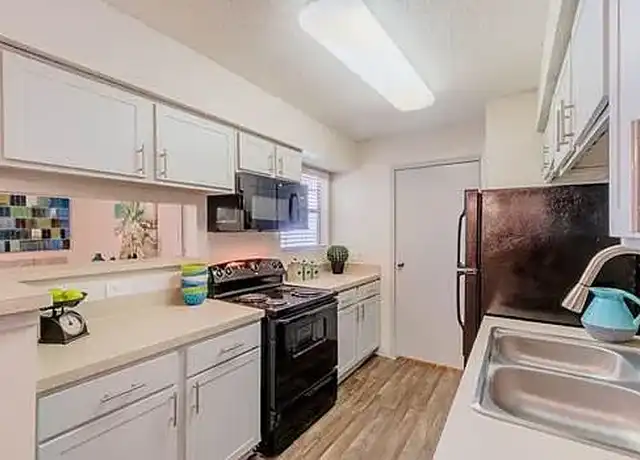 Property at Cottages at Bedford Apartments - 2000 Park Place Blvd, Bedford, TX, 76021, 1-2 bed, 1-2 bath, [object Object]
