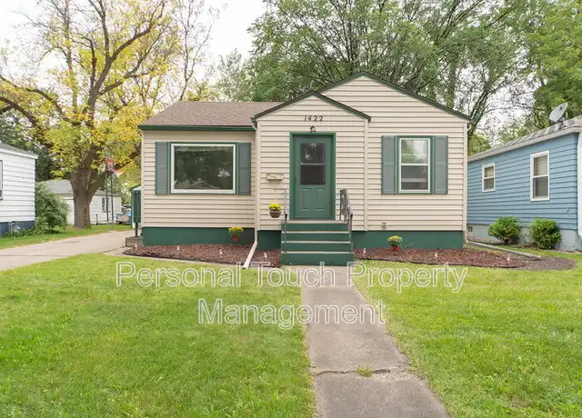 Property at 1422 11th St N, Fargo, ND, 58102, 4 beds, 2 baths, [object Object]
