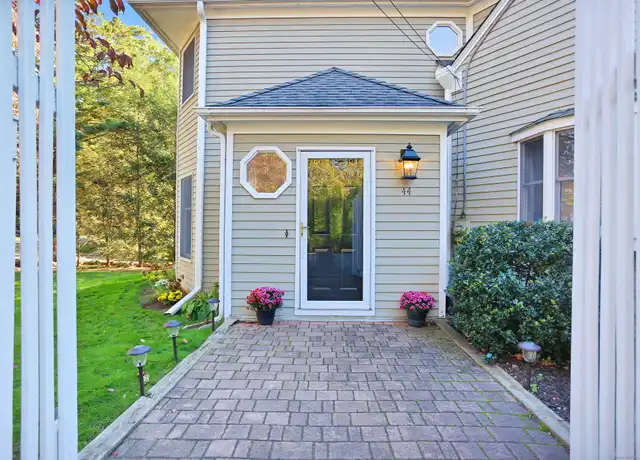 Property at 44 Hendrie Ave, Riverside, CT, 06878, 4 beds, 2.5 baths, [object Object]
