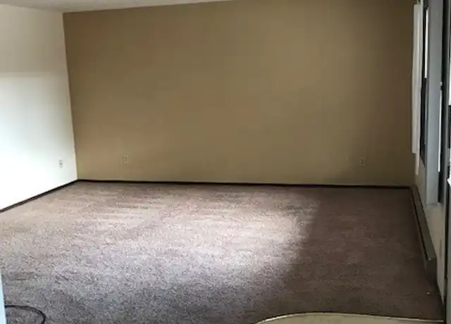 Property at 3215 Seymour Rd Apt 3, Eau Claire, WI, 54703, 2 beds, 1 bath, [object Object]