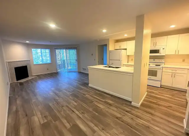 Property at 9200 Redmond Place - 9200 Redmond Woodinville Rd NE, Redmond, WA, 98052, 1-2 bed, 1-2 bath, [object Object]