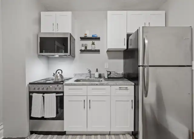 Property at 562 Edmund Ave W Unit 3, St Paul, MN, 55103, 3 beds, 1 bath, [object Object]