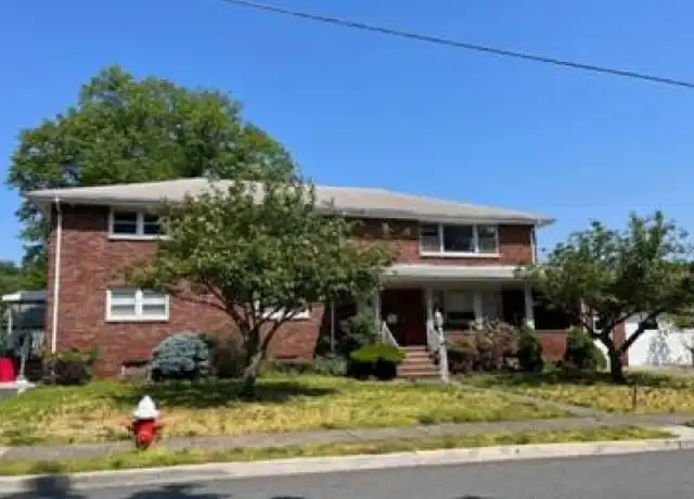 Property at 130 Raphael Rd, Totowa, NJ, 07512, 3 beds, 2 baths, [object Object]