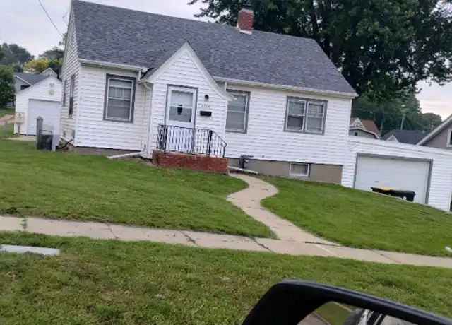 Property at 2116 S Clinton St, Sioux City, IA, 51106, 2 beds, 1 bath, [object Object]